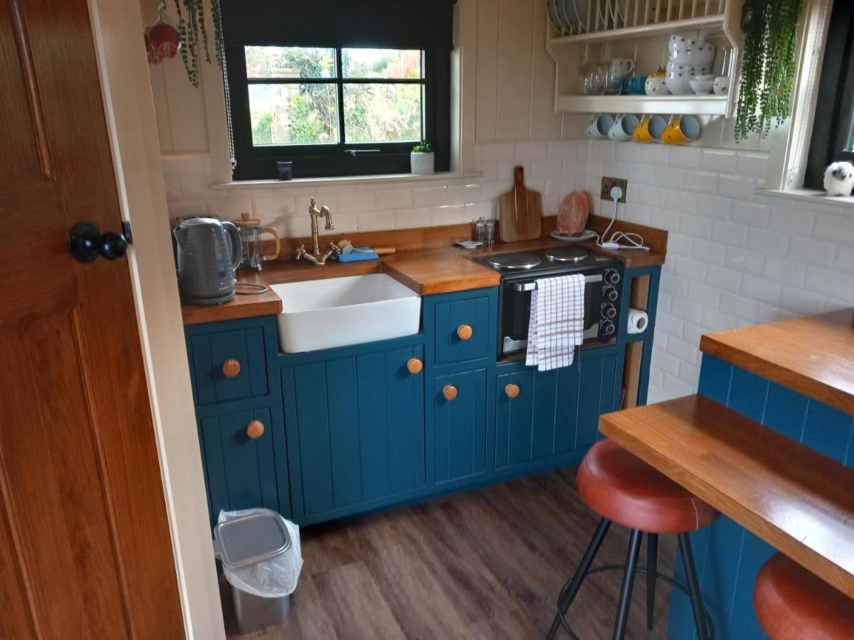 Delightful Shepherds Hut Westport Kültér fotó