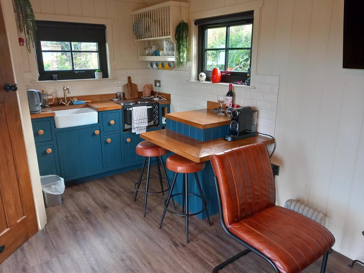 Delightful Shepherds Hut Westport Kültér fotó